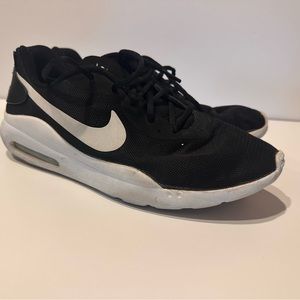 Black Nike Air - Women’s Size 10 - EUC